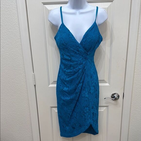 Guess Teal Blue Ruched Cocktail Dress Sz 2 Silky Floral Lace Adjustable Straps - Picture 1 of 10
